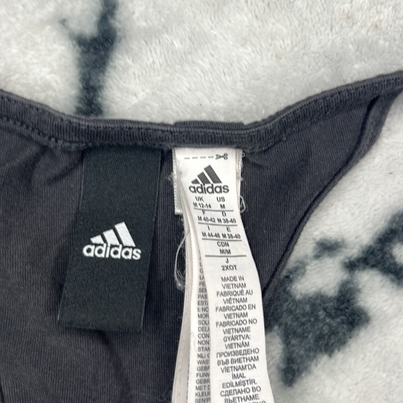 Adidas workout crop top (M) - Picture 2 of 3